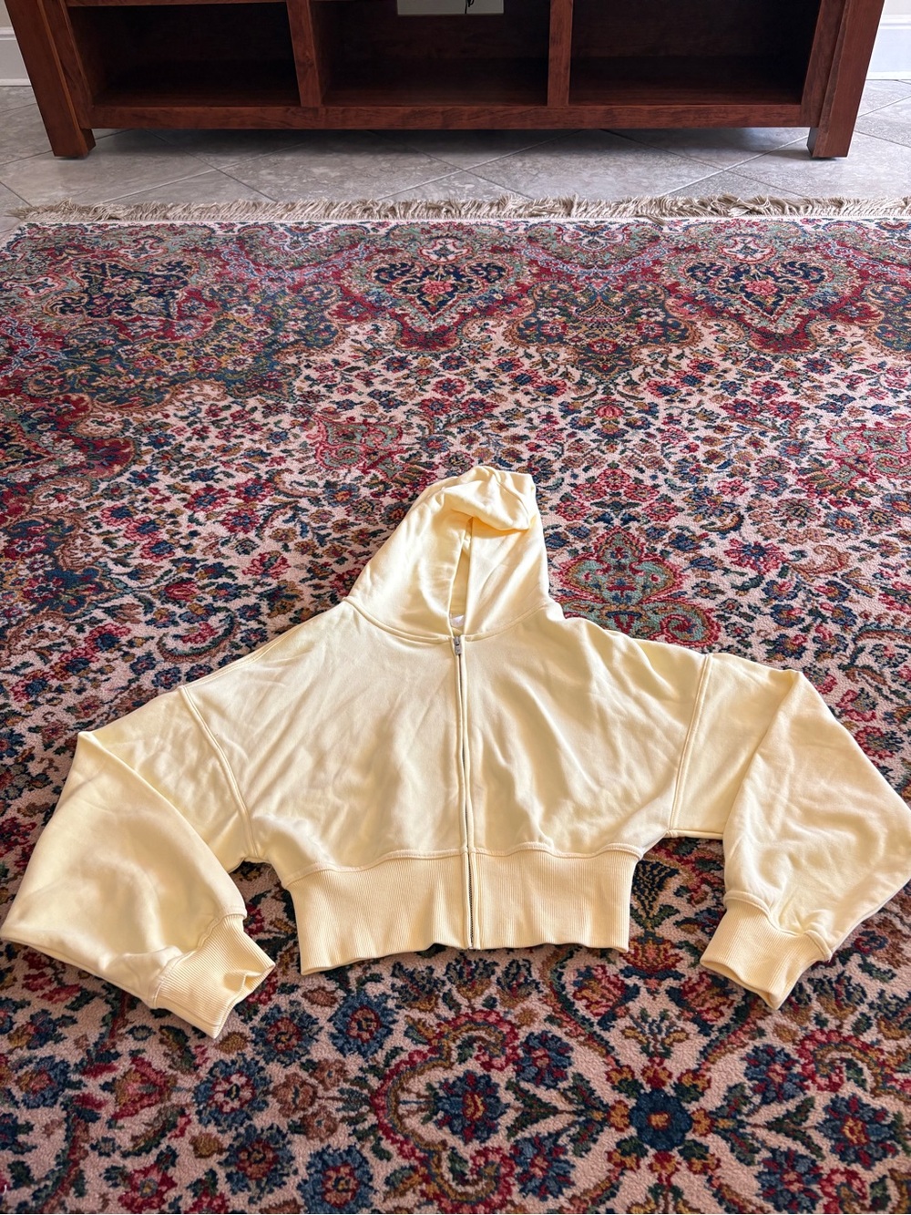 Fabletics TWO PIECES Pale Yellow Cropped Zip Hoodie and Skort Like New! Small